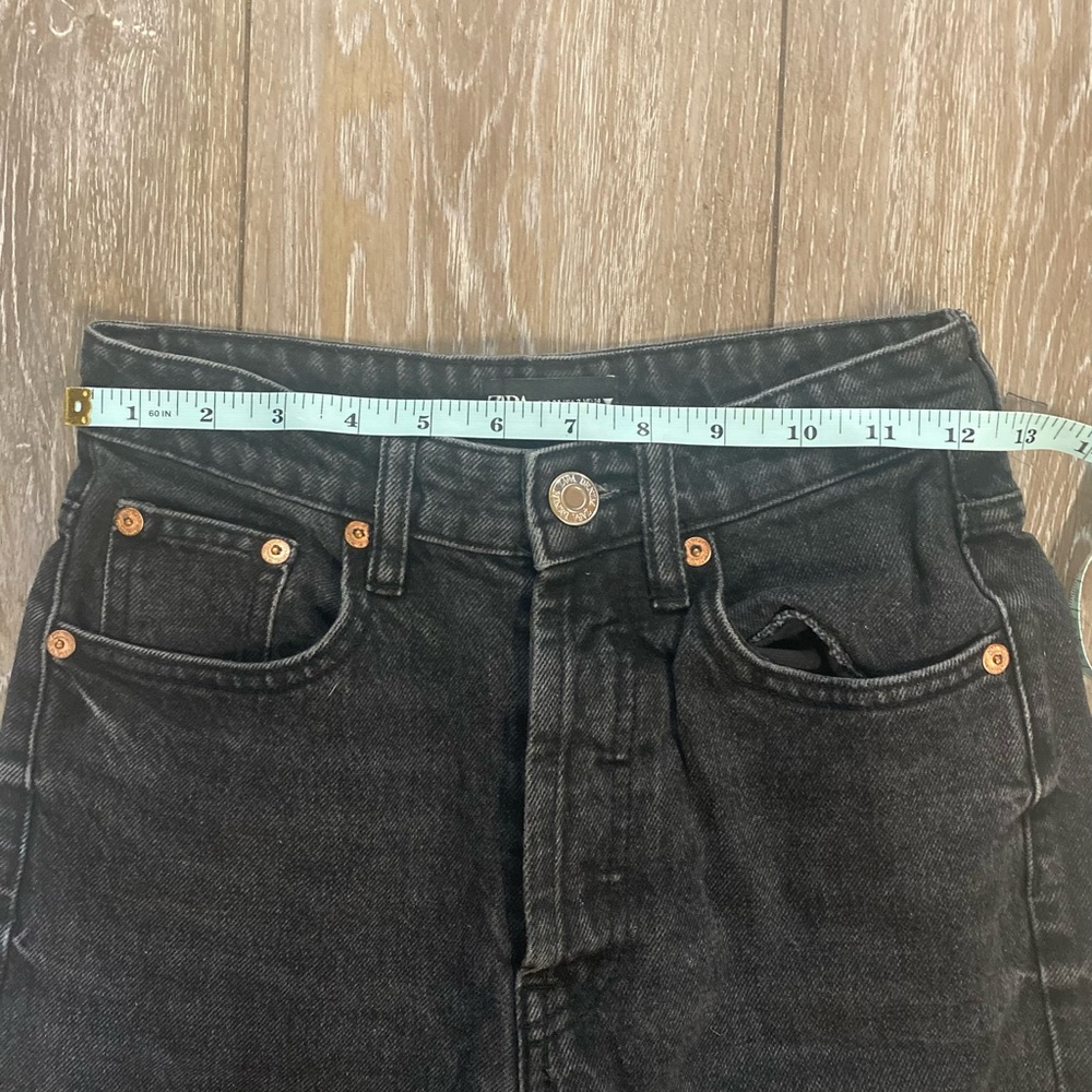 ZARA High-Rise Straight Leg Cut-Off Jeans - Black Wash | Size 2 - Picture 7 of 9